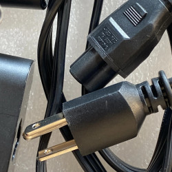 Cargador Dell de 65W 19.5V 3.34A con conector grande y cable de alimentación